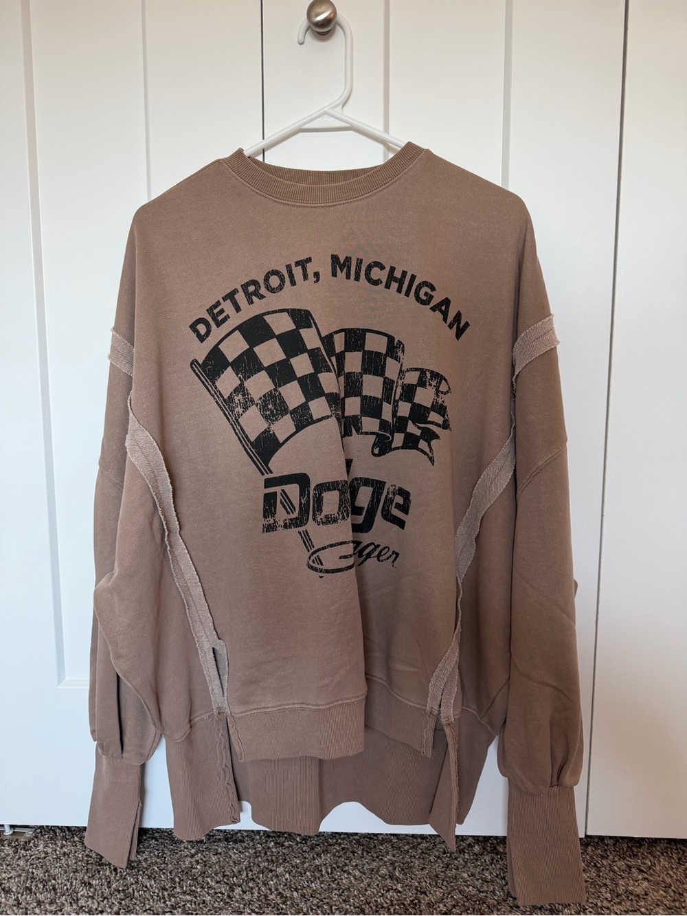 Buckle Taupe Detroit Graphic Pullover Sweatshirt